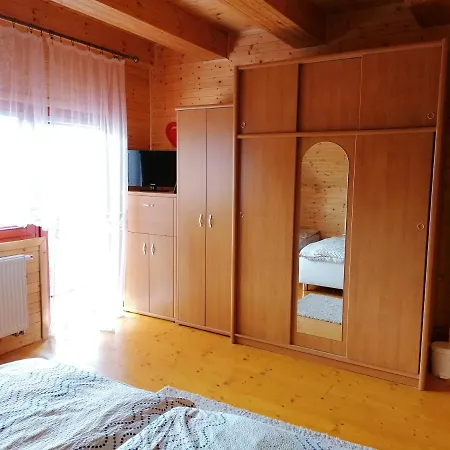 Zrub Holiday home Nova Lesna