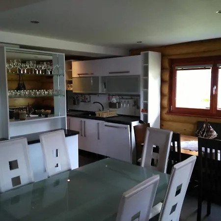 Zrub بيت للعطل Nová Lesná